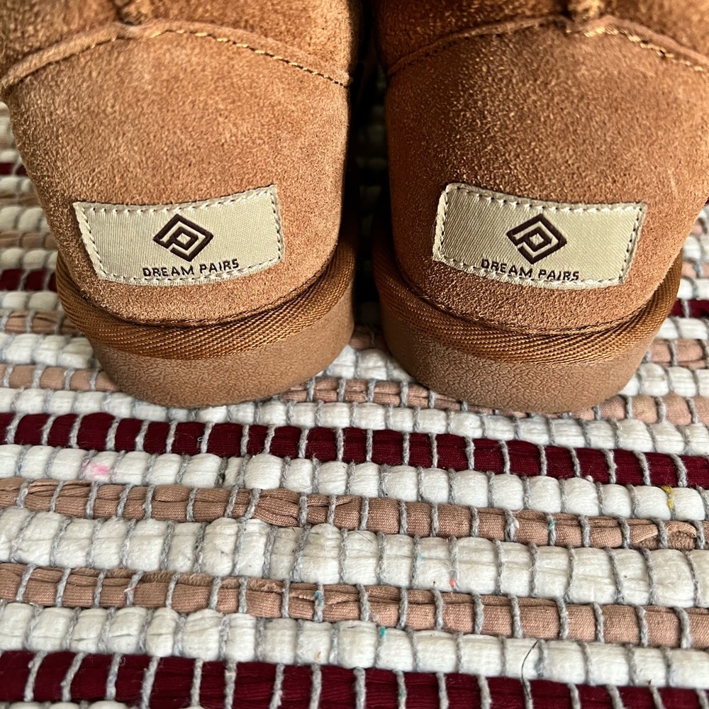 Lamb wool/leather boots